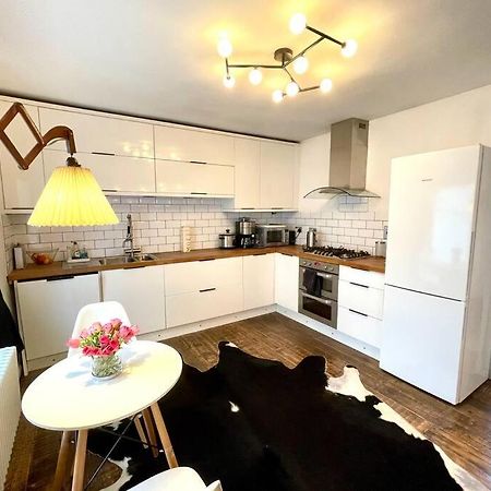 Gorgeous 2 Bedroom Apartment Edge Of Cabot Circus Bristol Exteriör bild