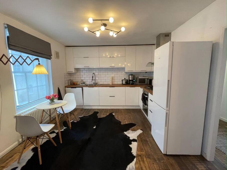 Gorgeous 2 Bedroom Apartment Edge Of Cabot Circus Bristol Exteriör bild